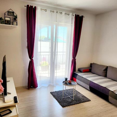 Ena Daire Turanj Dış mekan fotoğraf