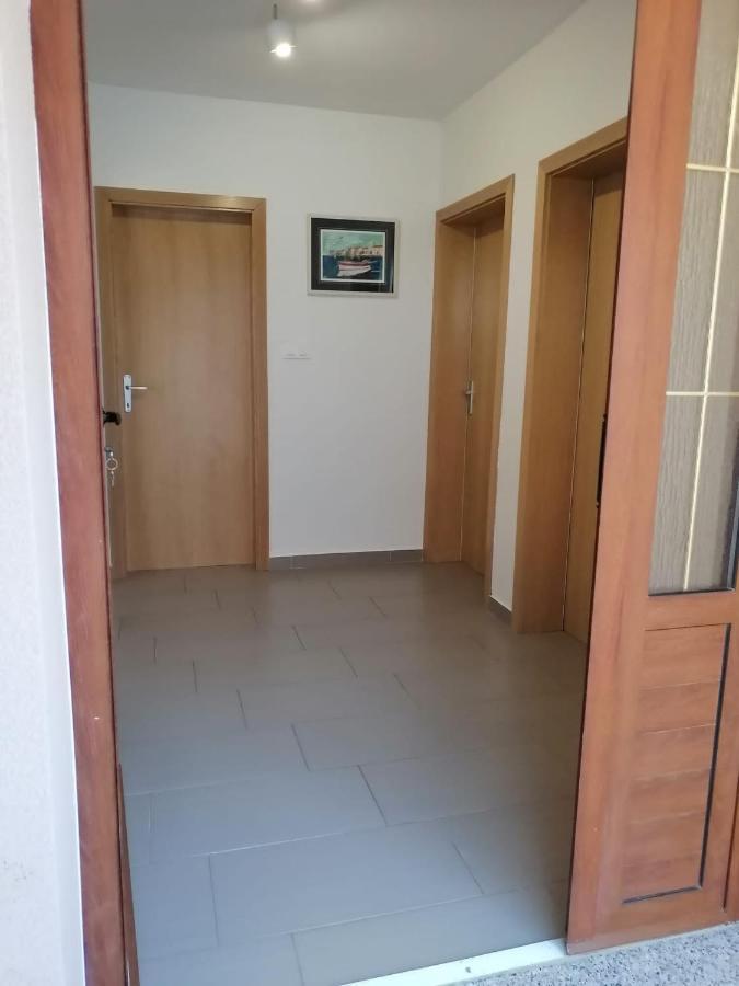 Ena Daire Turanj Dış mekan fotoğraf