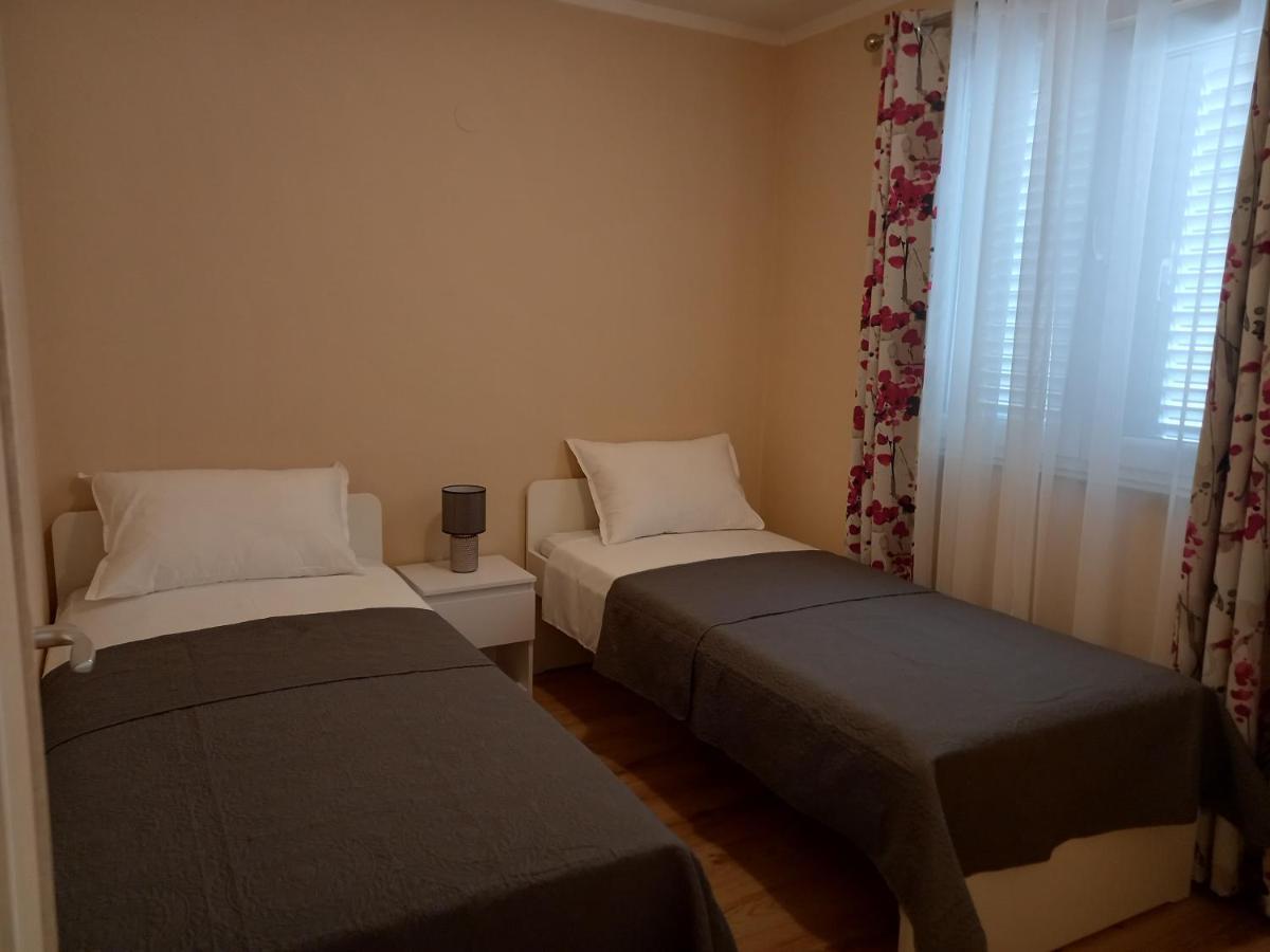 Ena Daire Turanj Dış mekan fotoğraf